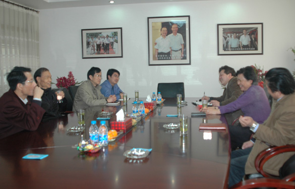 上海电缆研究所、电缆行业协会专家、向导来AG一飞冲天集团旅行考察