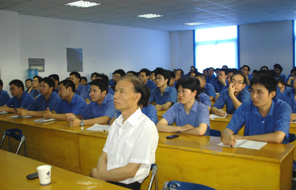 AG一飞冲天开展核清静文化培训